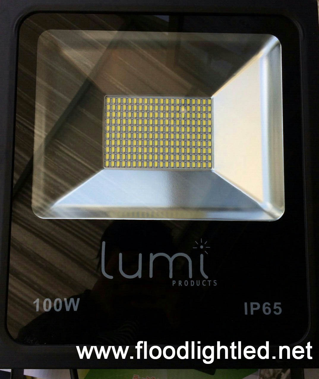 สปอร์ตไลท์LED Lumi 100w (แสงส้ม)
