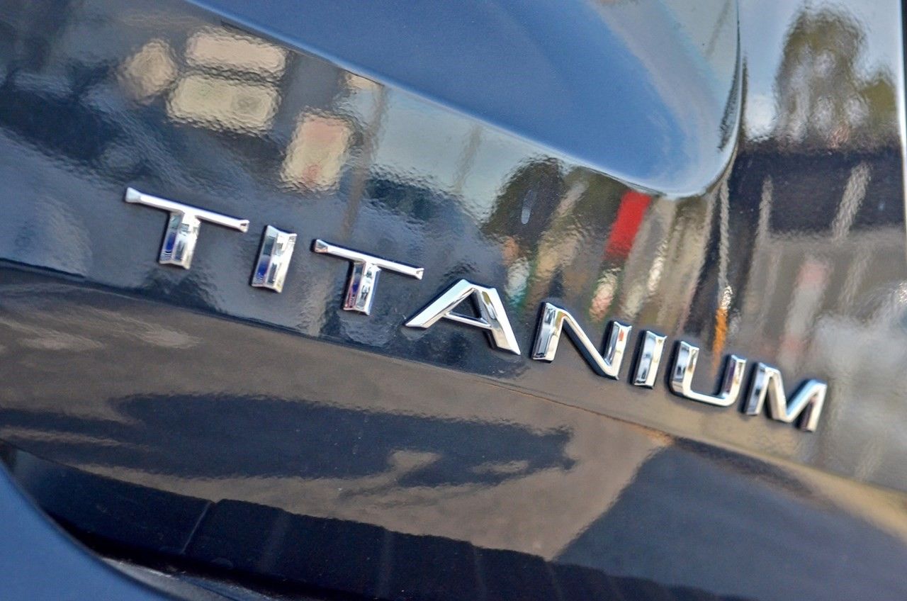 ตัวนูน Titanium
