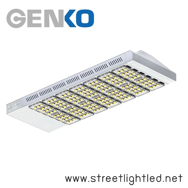 โคมไฟถนน LED 300w ยี่ห้อ GENKO (แสงส้ม)