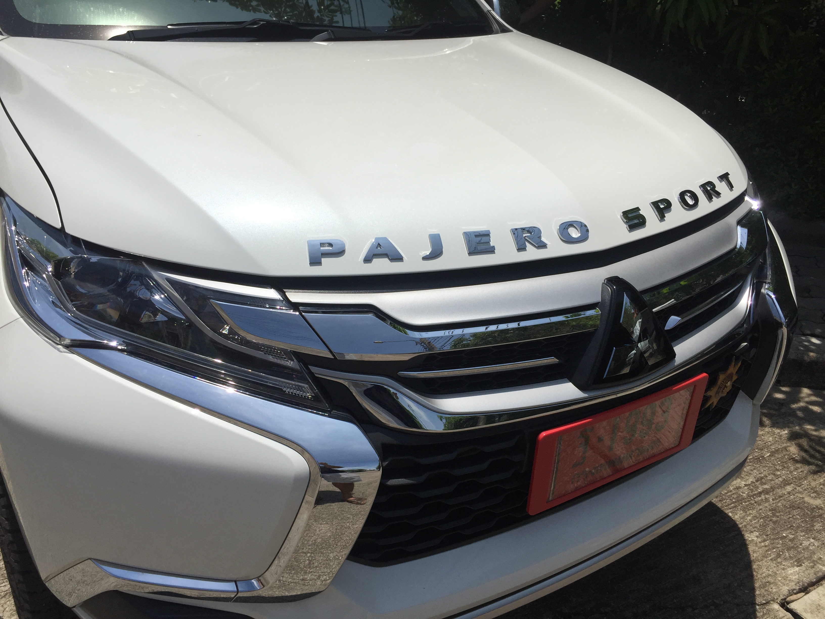 ตัวหนังสือ Pajero Sport สีเงินด้าน Silver (Classic)
