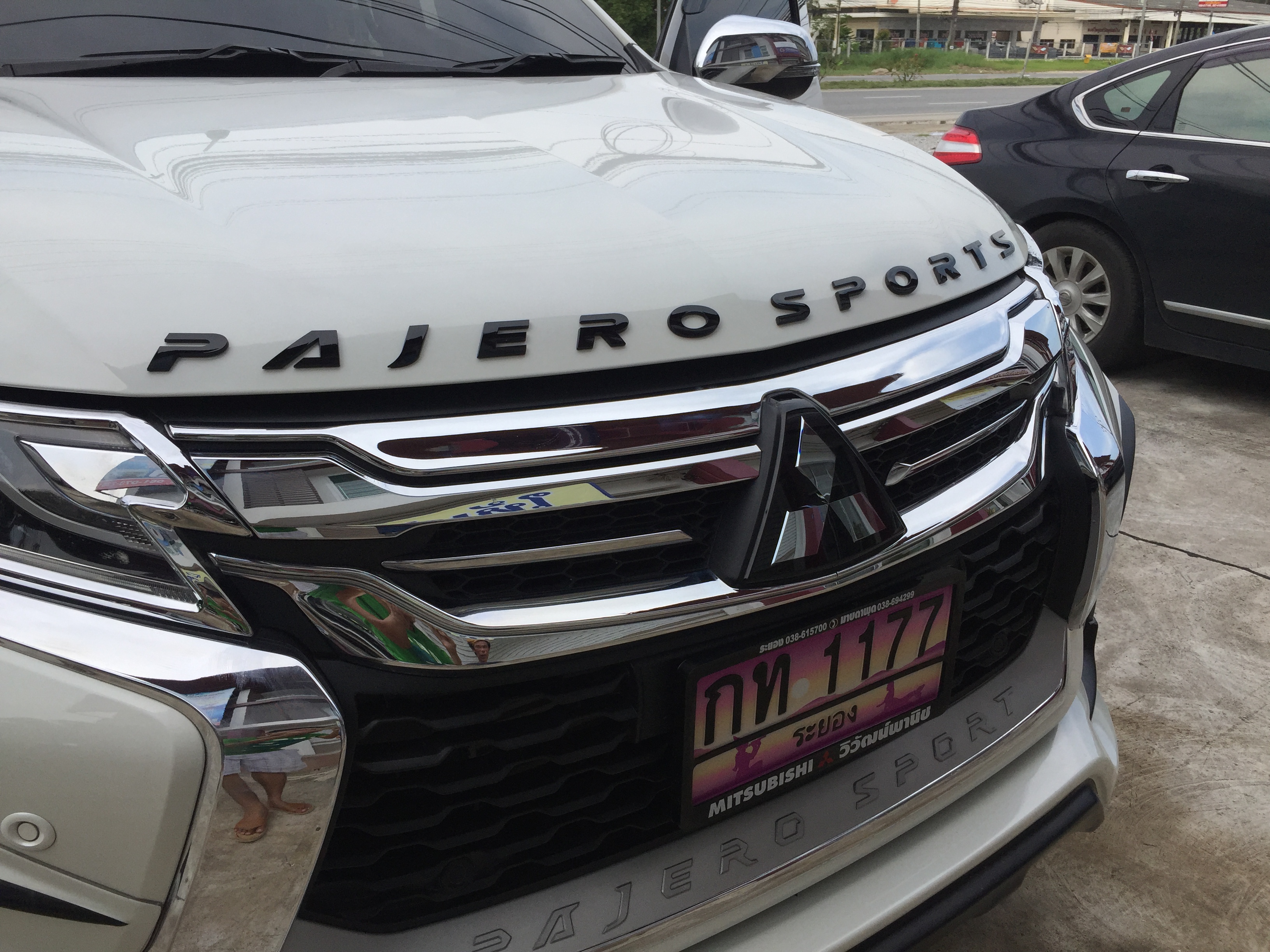 ตัวหนังสือ Pajero Sport สีดำเงา Grossy Black