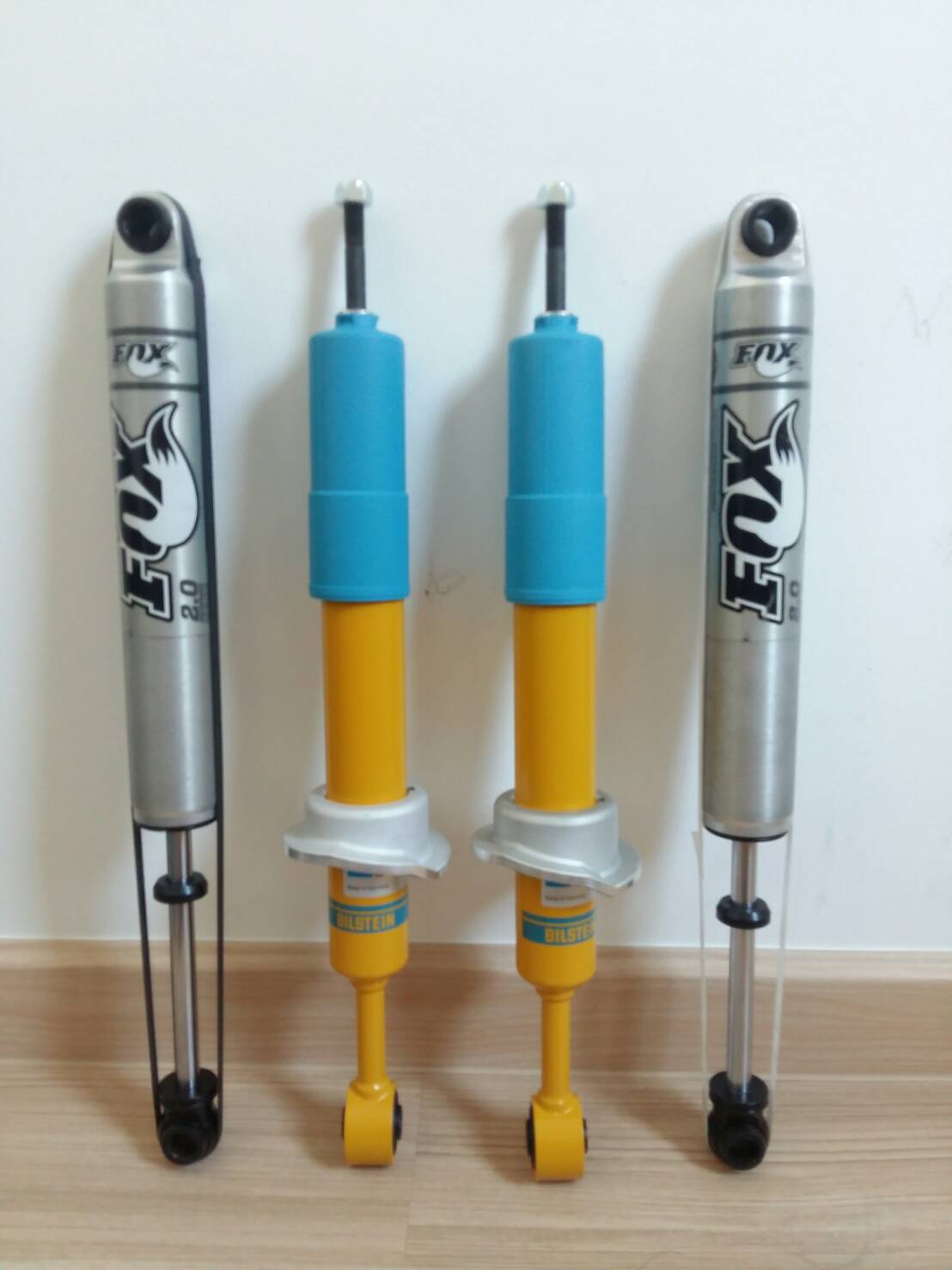 Bilstein เหลืองเยอรมัน + Fox 2.0