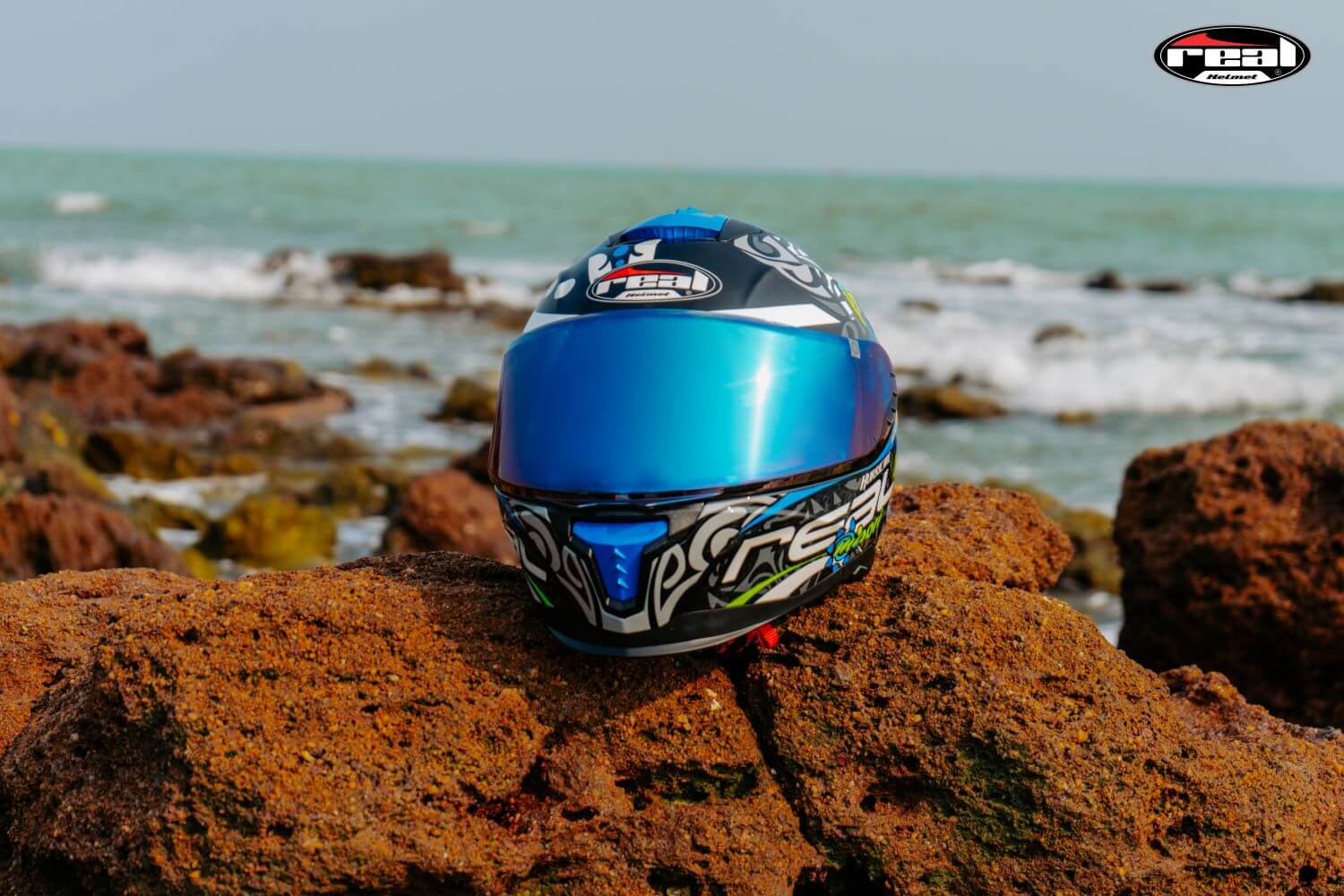 หมวกกันน็อคเต็มใบ หมวกกันน็อค Real Helmets รุ่น Hurricane Maori สีดำ-น้ำเงิน