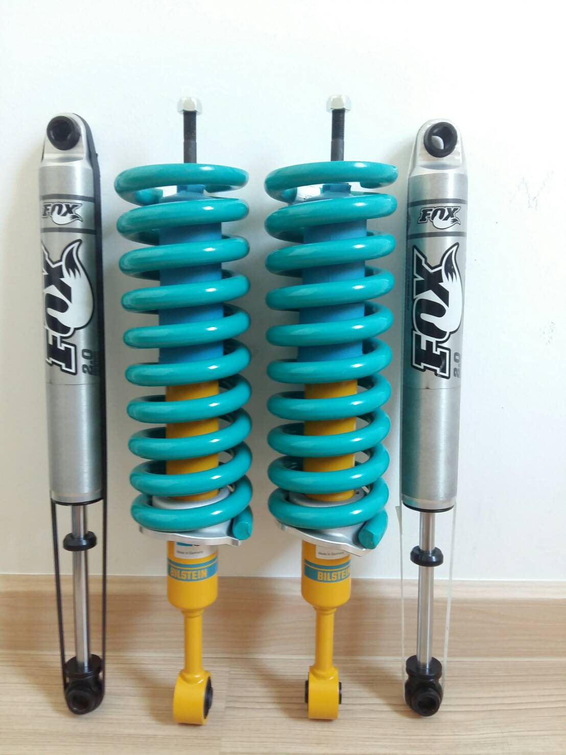 Bilstein เหลืองเยอรมัน + สปริง Dobinsons + Fox 2.0