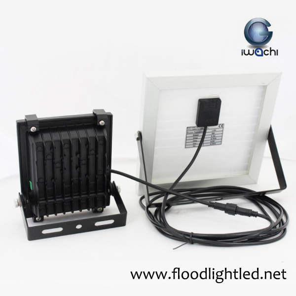 สปอร์ตไลท์ LED โซล่าเซลล์ 10w ยี่ห้อ Iwachi (แสงขาว)