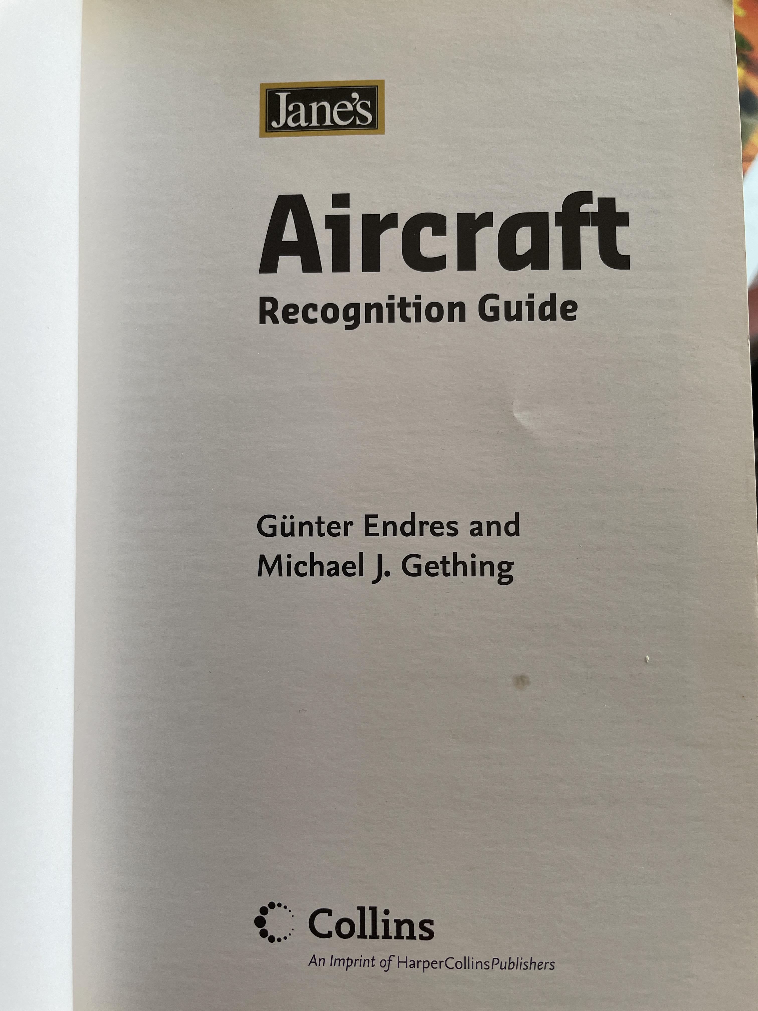 Aircraft. Recognition Guide. พิมพ์ครั้งที่ 5 5,500 กรัม