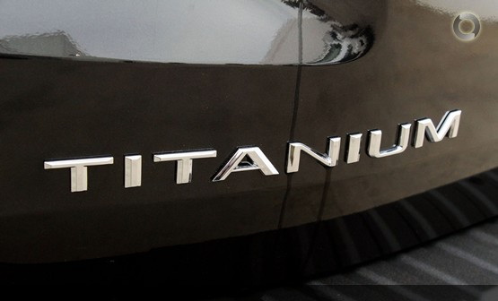 ตัวนูน Titanium