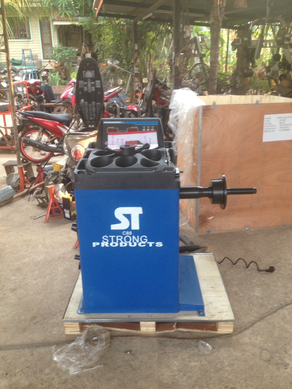 เครื่องถ่วงล้อ C88