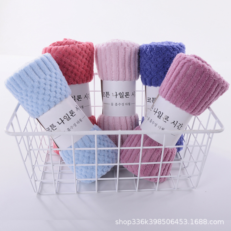 ผ้าขนหนูผืนเล็ก ผ้านาโนแบบม้วน 15x30 นิ้ว โหลละ 140 บ. ส่ง 12 โหล ขึ้นไป มีสีพื้น และลายการ์ตูน ลายการฟฟิก