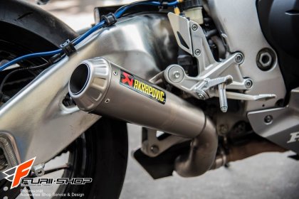 ท่อมอเตอร์ไซค์ AKRAPOVIC MOTO GP SLIP-ON FOR HONDA CBR1000R ท่อแต่ง ท่อสูตร ท่อบิ๊กไบค์ ท่อBigbike ท่อไอเสีย เอ็กพอร์ต