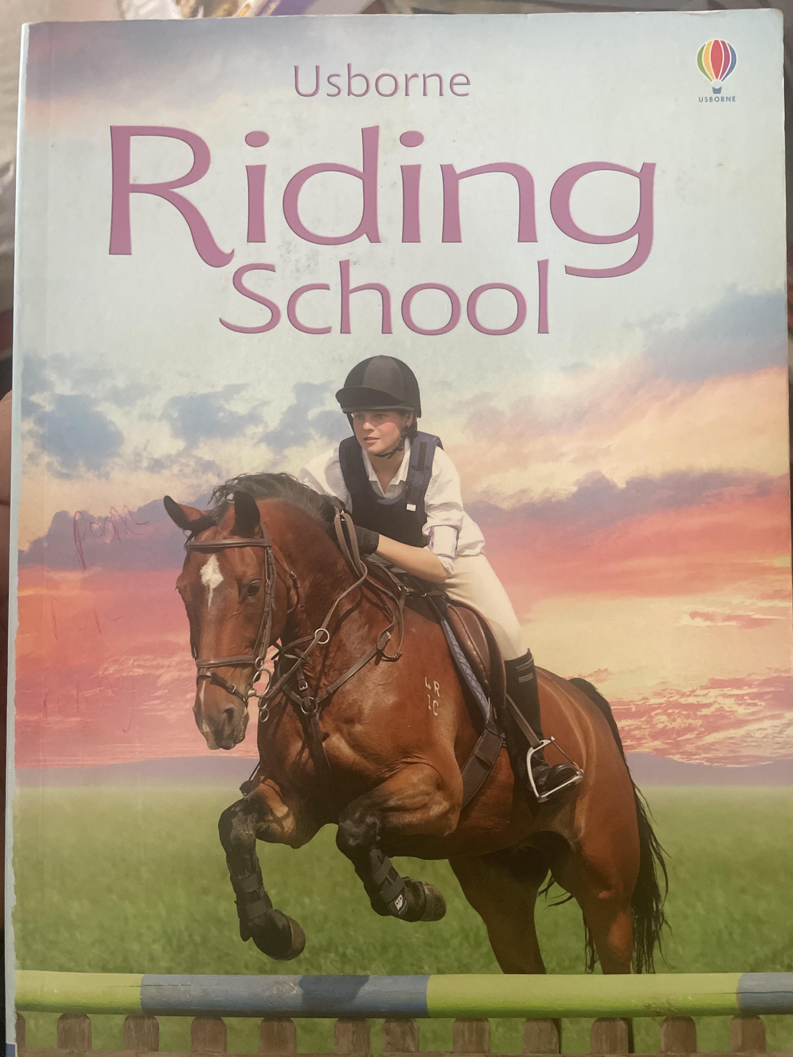 Riding School USBORNE. 3,200 กรัม