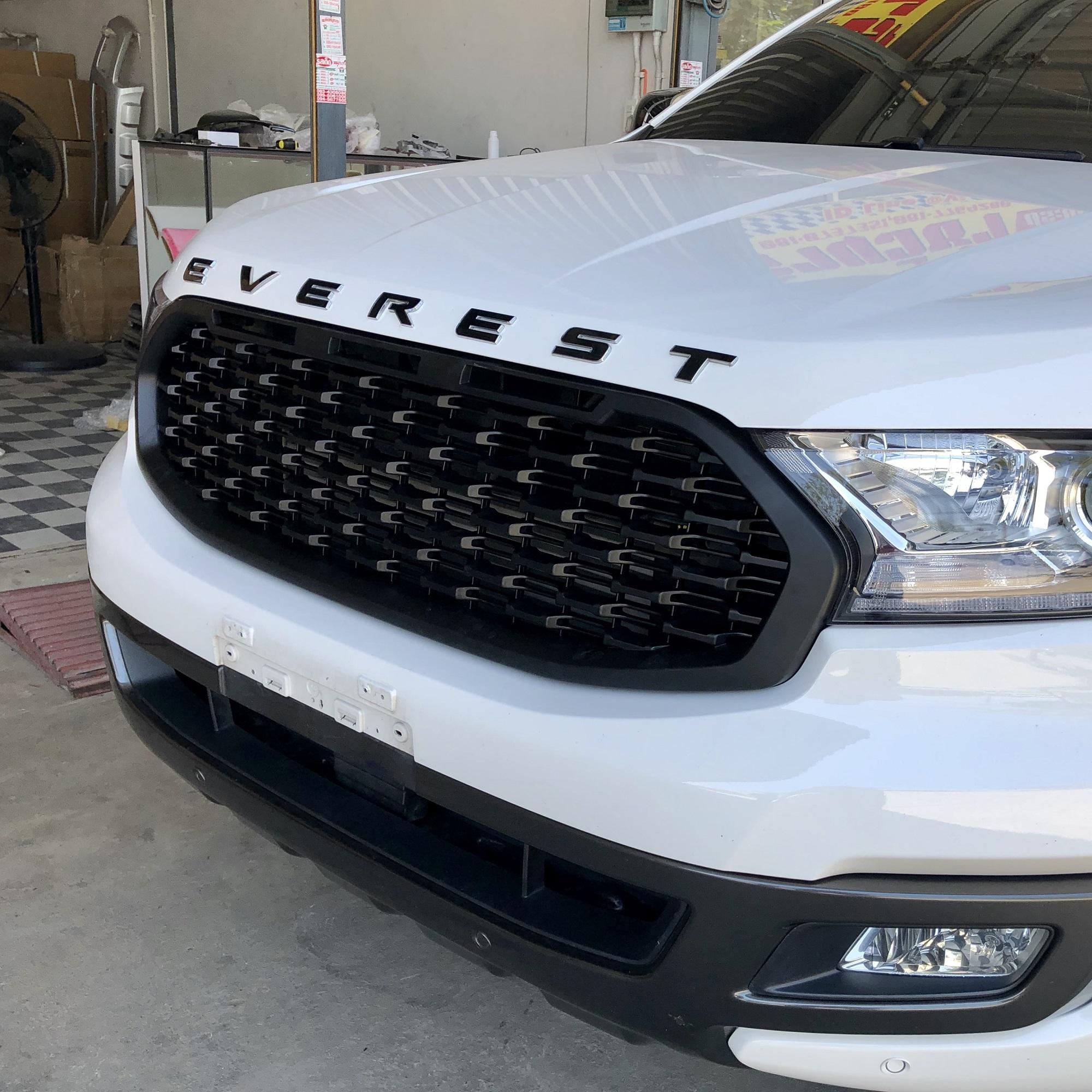 กระจังทรงมัสแตง Foro Everest 2.0 2019-2021 สีดำด้าน