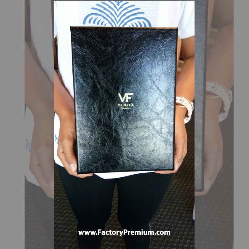 Premium Set Bookbank & Keychain หนังแท้ ของพรีเมี่ยม ของที่ระลึก ของขวัญ ตอบโจทย์ทุกความต้องการ