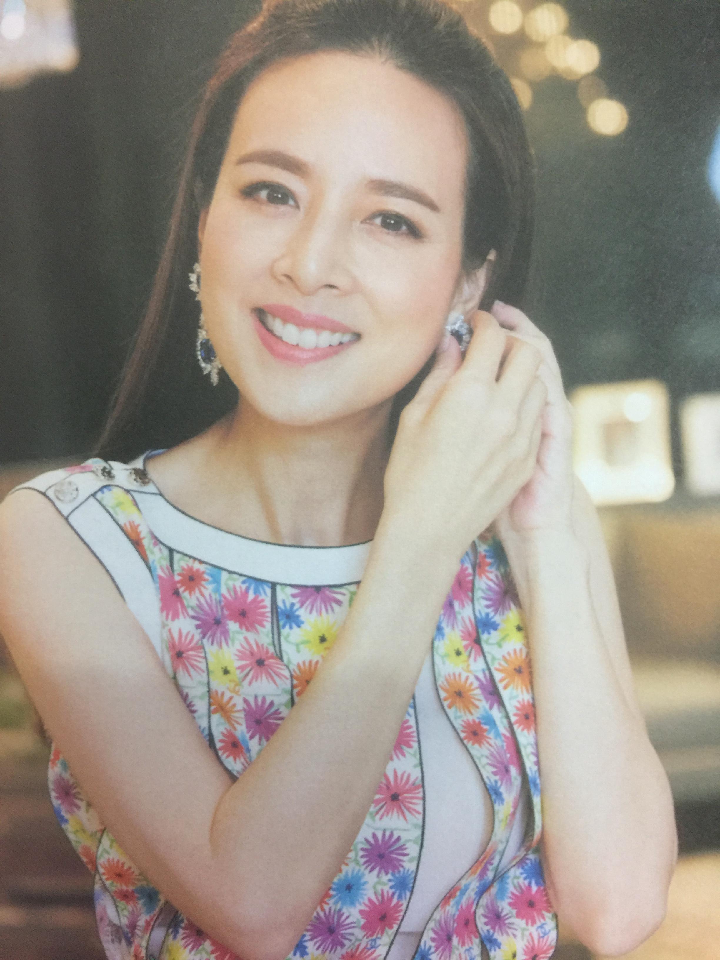 มาดามแป้ง ชีวิตไม่เคยโรยด้วยกุหลาบ. ผู้เขียน นวลพรรณ ล่ำซำ 0 กก.