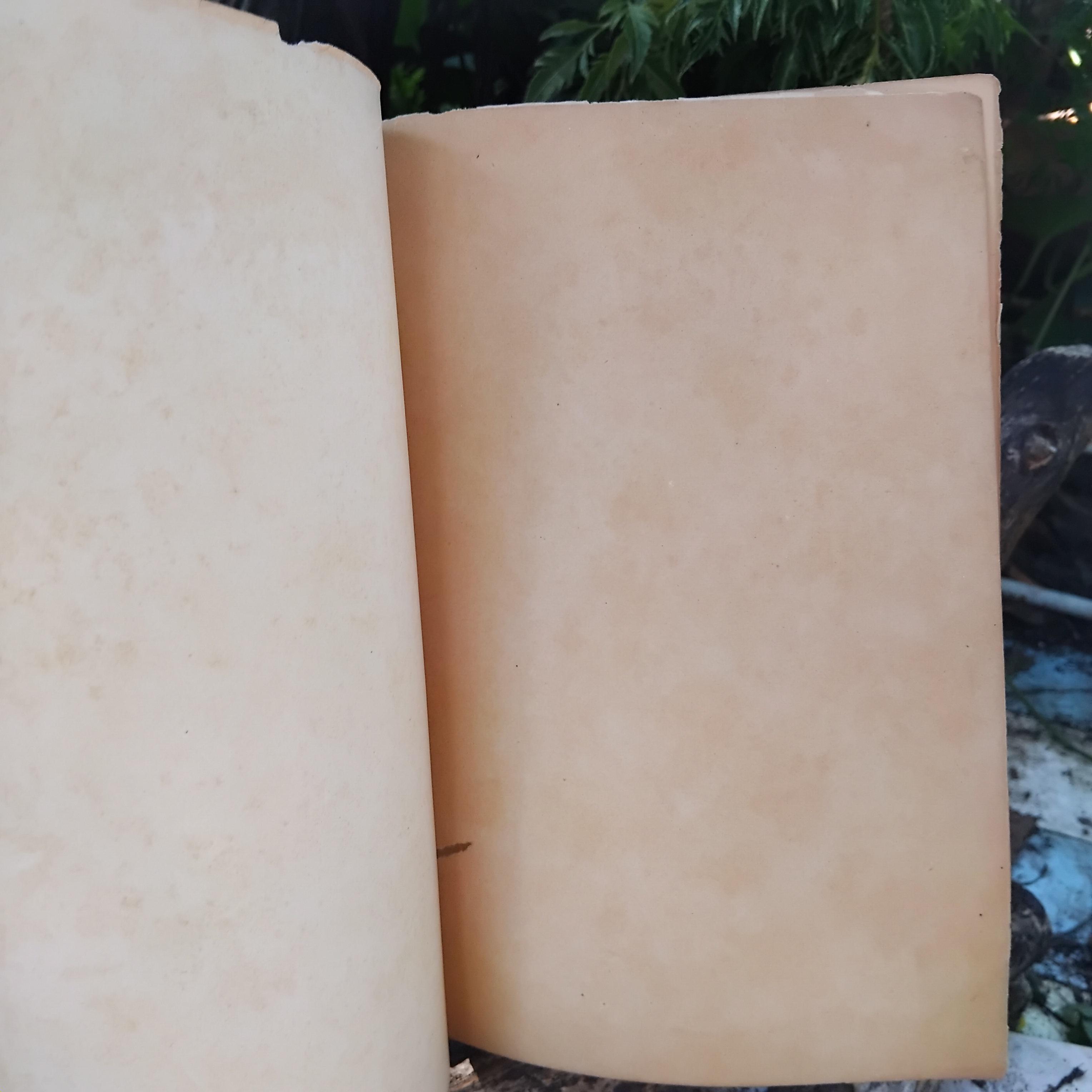 ตำนานเรื่องเครื่องโต๊ะและถ้วยปั้น พระนิพนธ์ สมเด็จฯ กรมพระยาดำรงราชานุภาพ พิมพ์เฉพาะตอนต้นจนจบเรื่องถ้วยชา ปี 2510