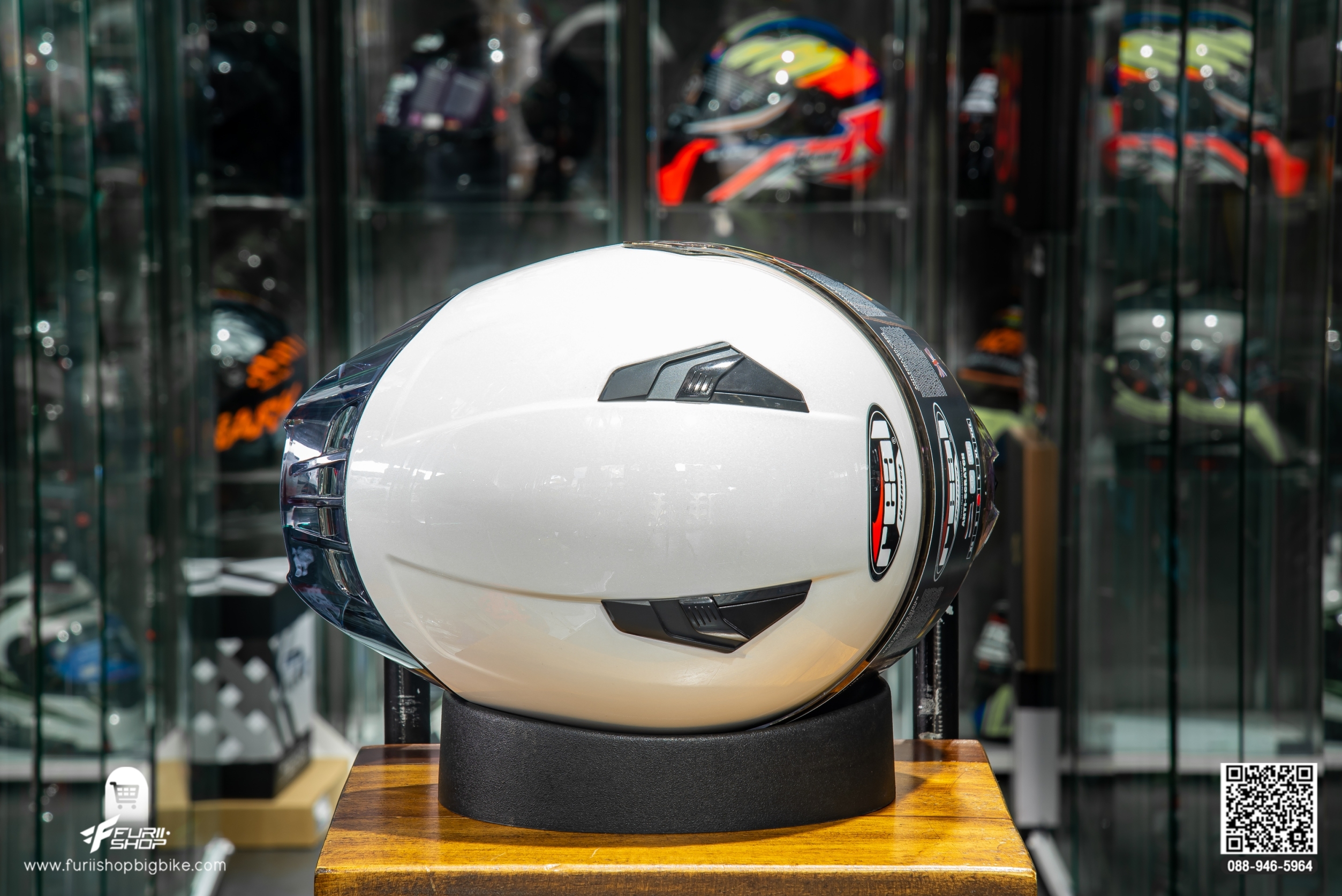 หมวกกันน็อค REAL RAPTOR STRATOS ขาว