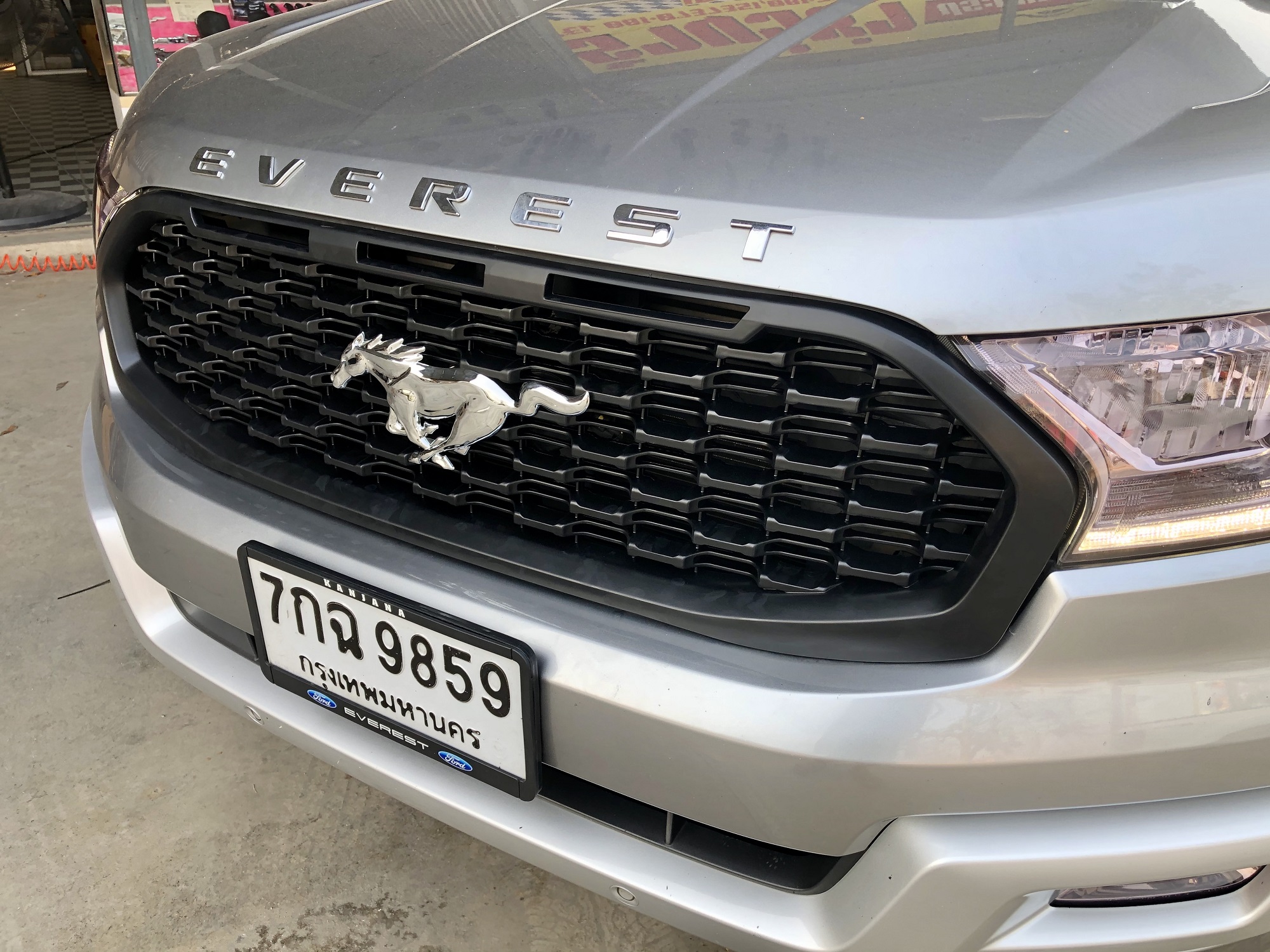 กระจังทรงมัสแตง Foro Everest 2.0 2019-2021 สีดำด้าน