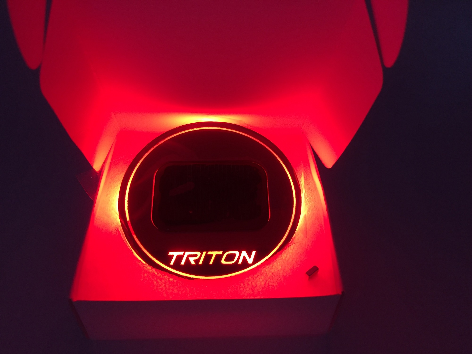Triton Red สีแดง
