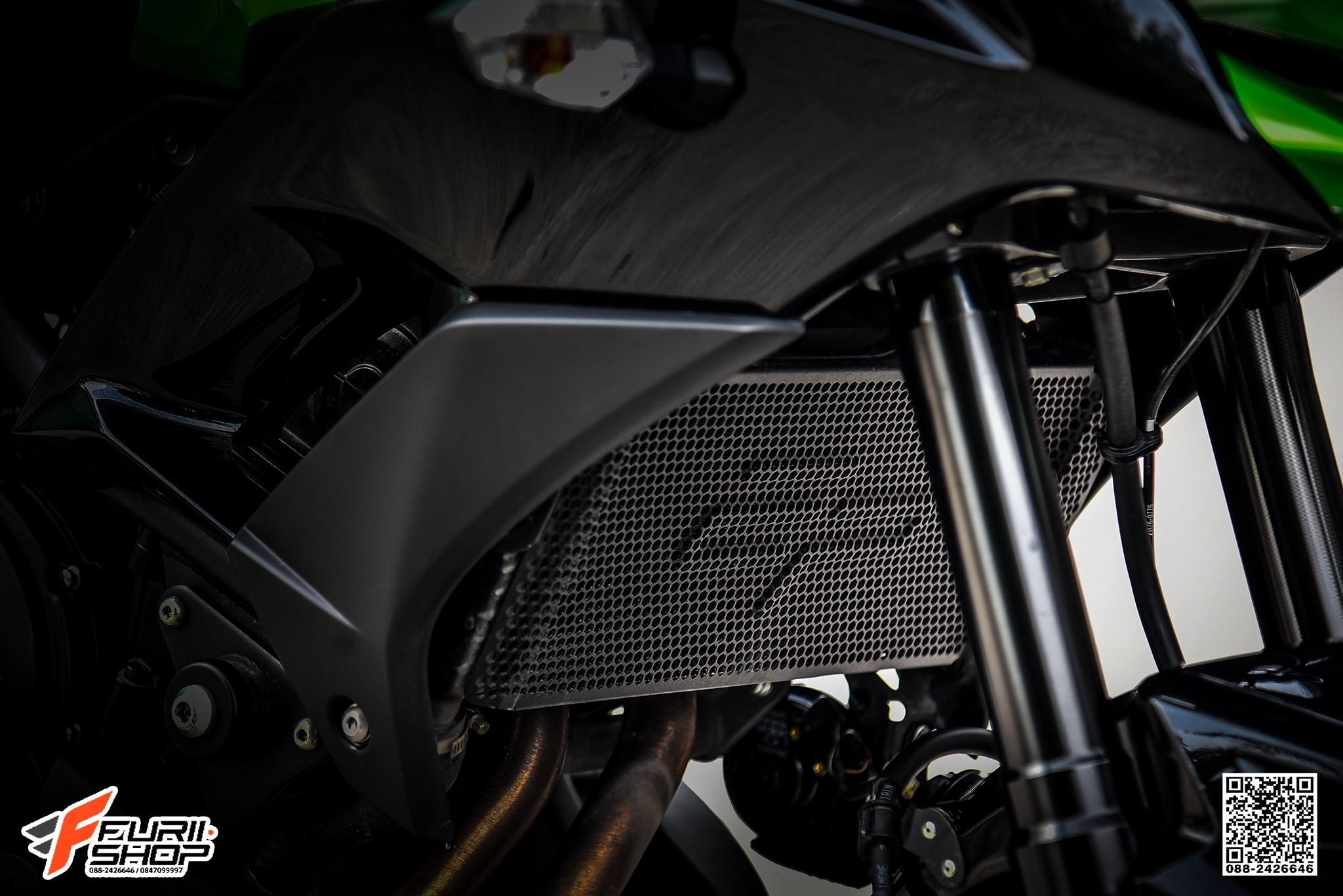 การ์ดหม้อน้ำ Evotech สีดำ สำหรับ Kawasaki Versys 650