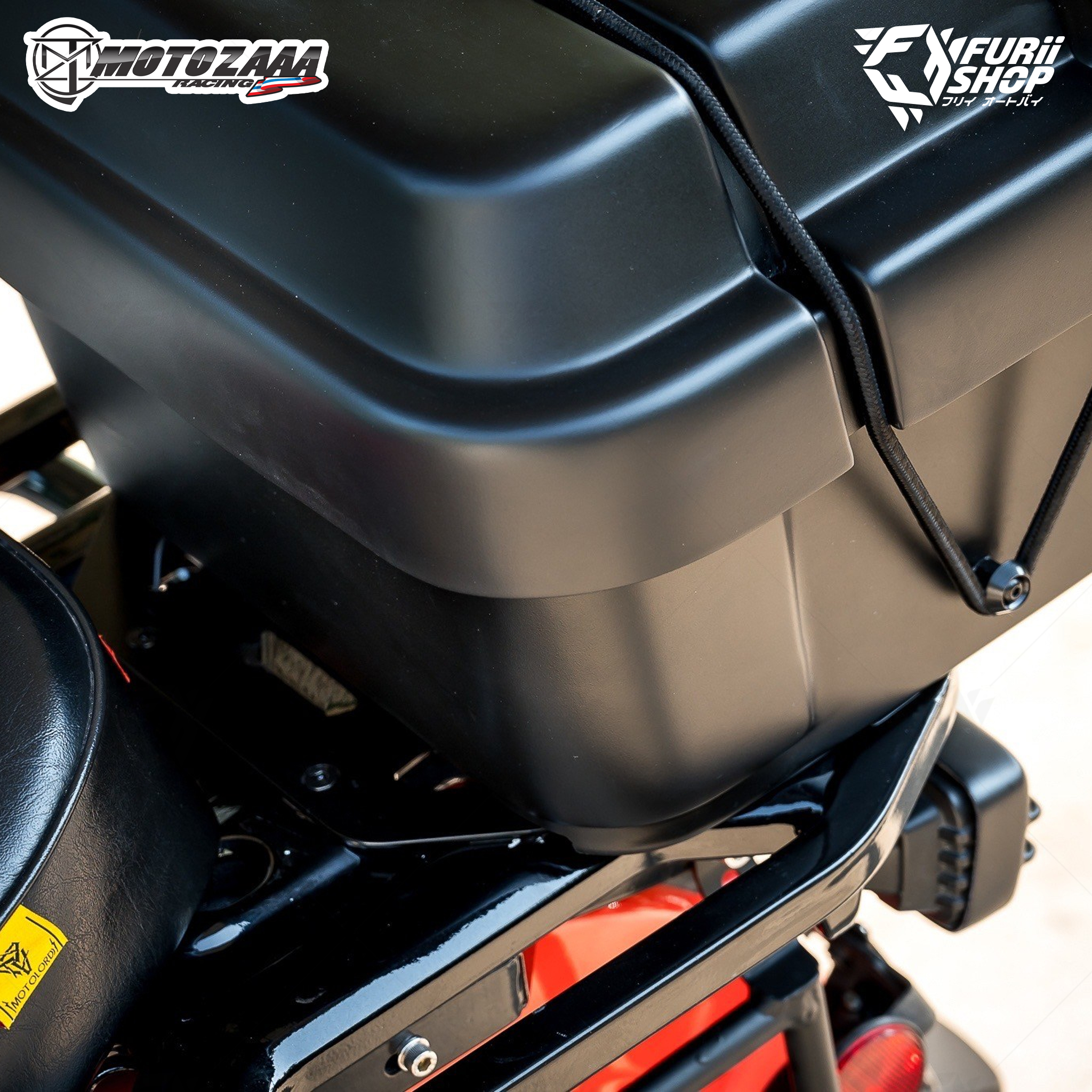 กล่องท้ายเล็ก V.2 มีไฟ MotoLordd MOTOZAAA : For Honda CT125 By Furii Shop