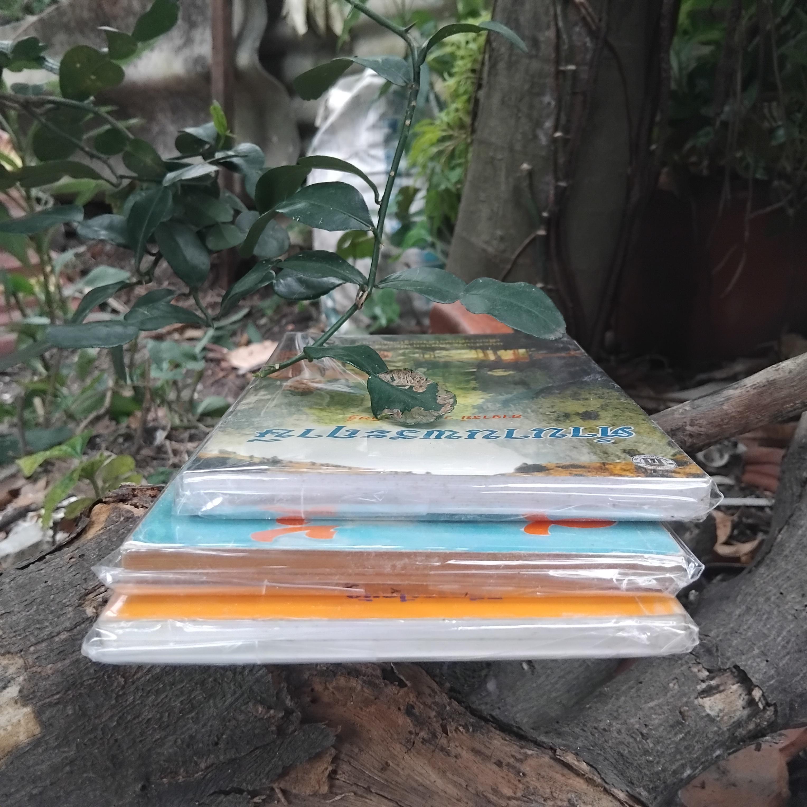 ตำราหายาก ปั้นแต่งบายศรี ตำนานพระฤาษี และ ฮวงซุ้ย มือ 1 สภาพดีมากทุกเล่มครับ