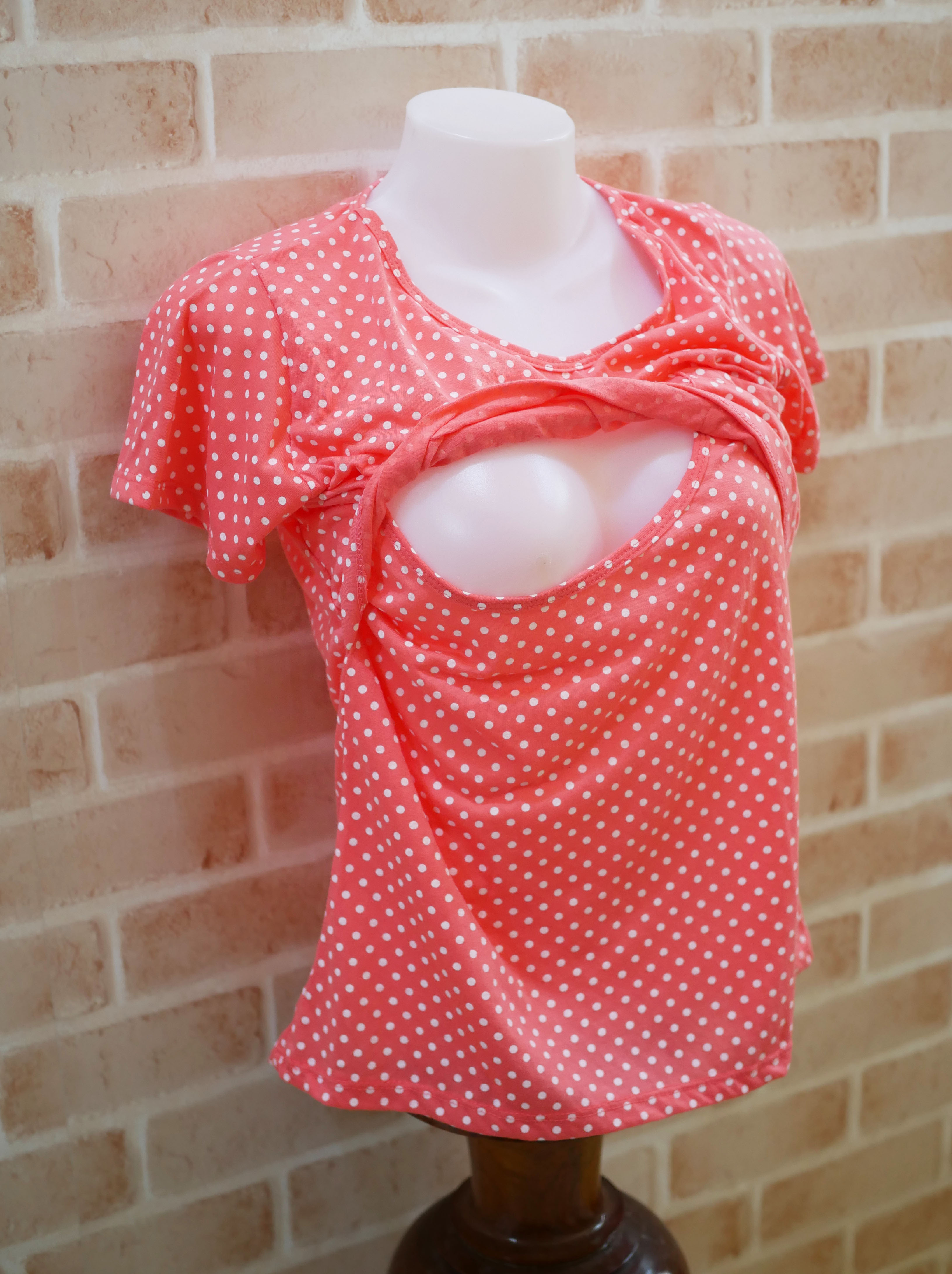 TS04_[Size-S-สีโอรสลายจุด]_เสื้อยืดให้นม-แบบเปิดหน้าคอวีมีกระเป๋า