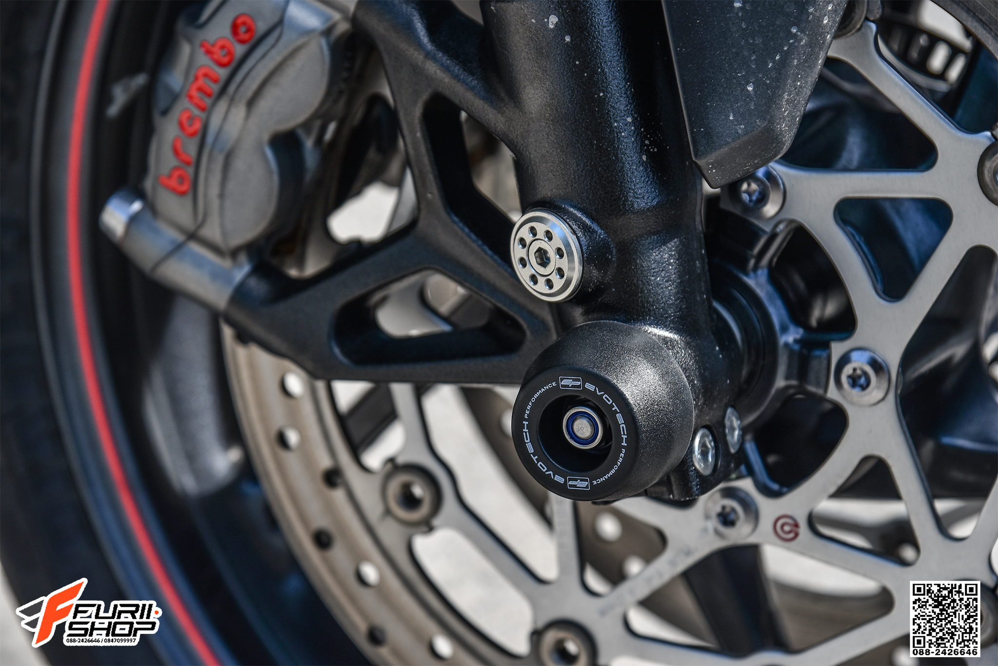 กันล้มล้อหน้า Evotech สำหรับ Triumph Street Triple 765