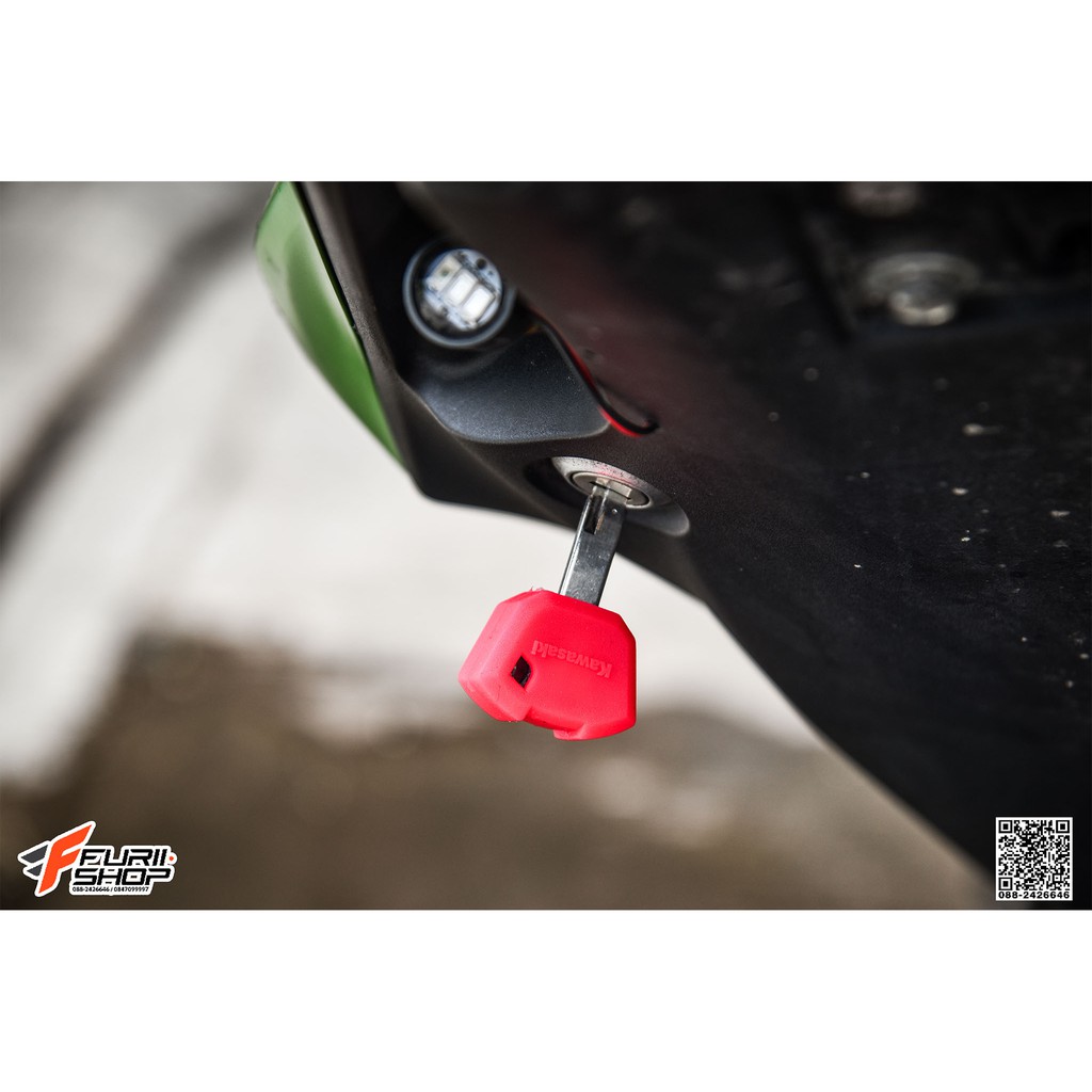 ซิลิโคนหุ้มกุญแจ KAWASAKI สีชมพู FOR Z800