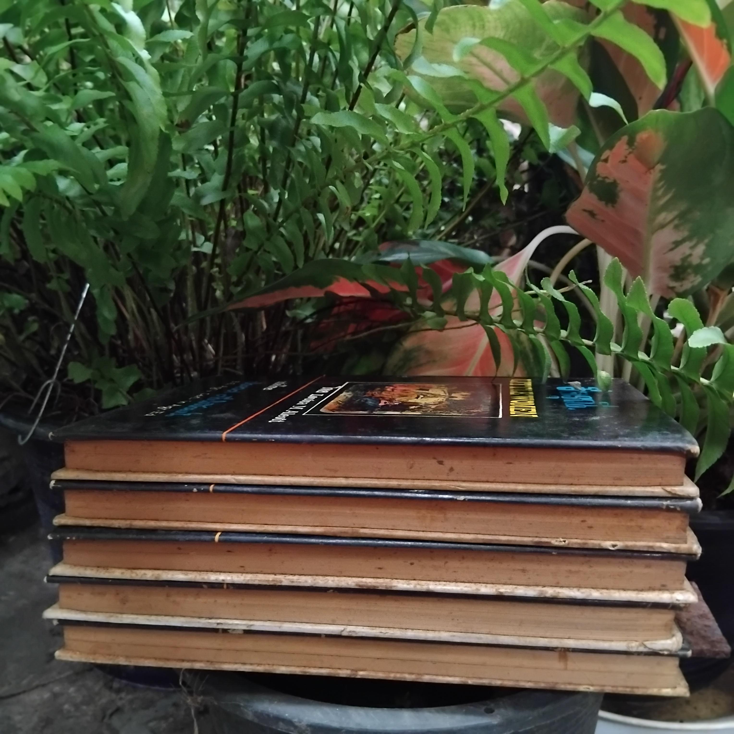 สี่ดรุณี LITTLE WOMEN โดย Louisa M. Aleott แปลโดย ประเวศ ศรีพิพัฒน์ พิมพ์ปี 2515 มือ1 ปกแข็ง พิมพ์นี้หายากมากๆครับ