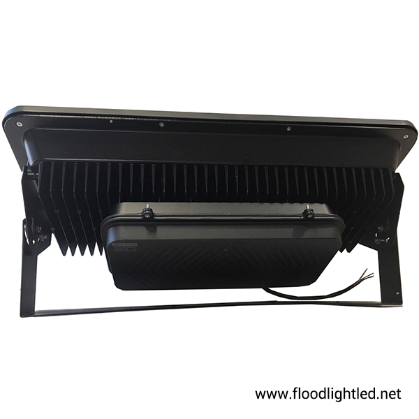 สปอร์ตไลท์ LED 400w รุ่น ECO Bright ยี่ห้อ EVE (แสงส้ม)