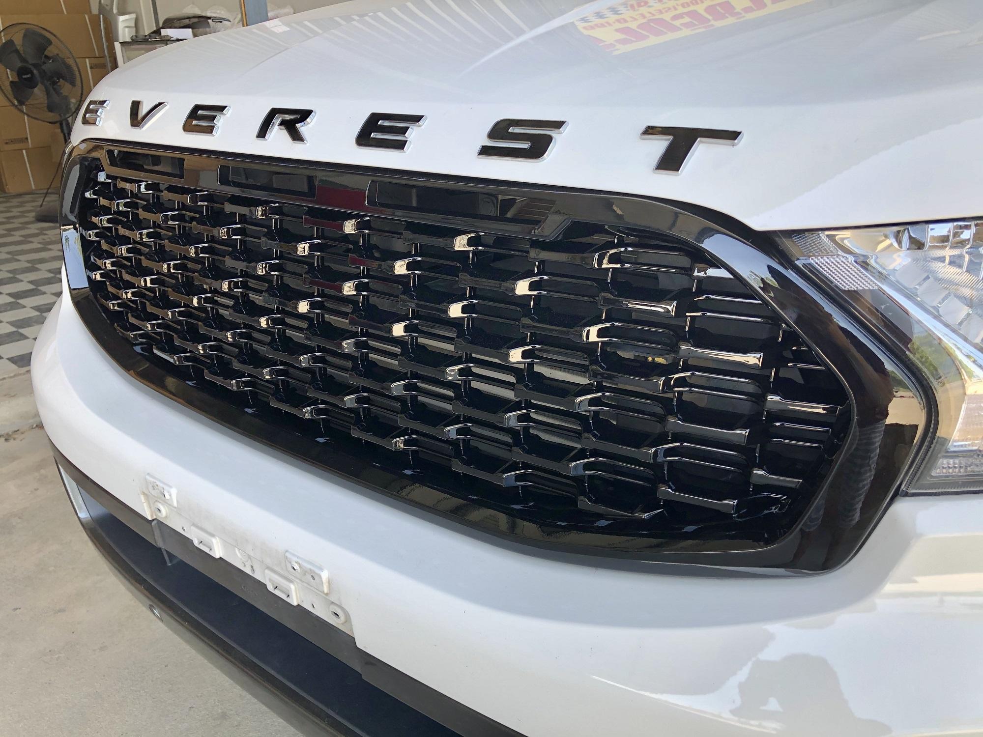 กระจังหน้า Foro Everest2.0 2019-2021 สีดำเงา