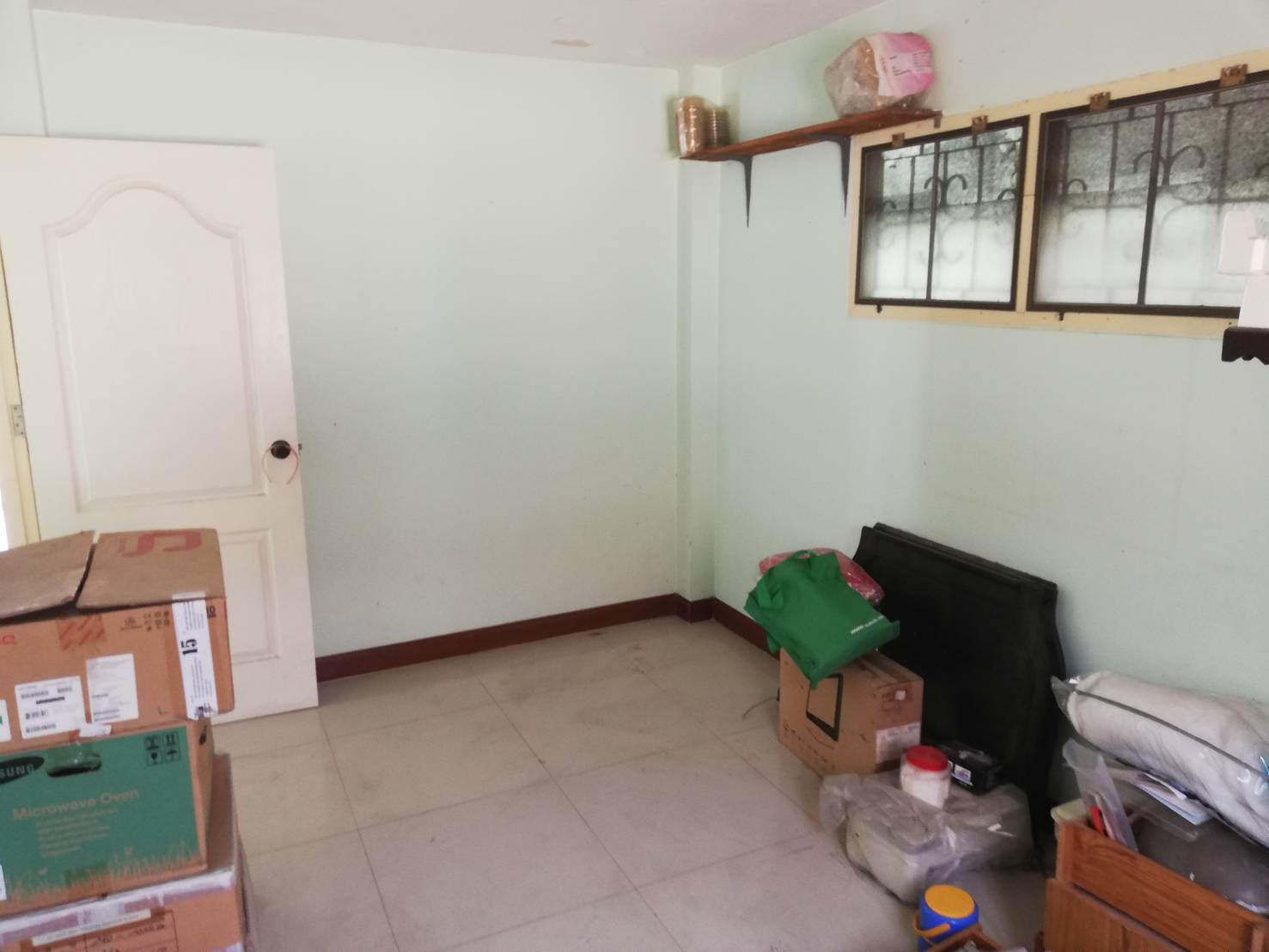 หมู่บ้านทรัพย์กานดา บ้านแฝด เนื้อที่ 47 ตร.ว. 2 ชั้น 3 นอน 2 น้ำ 1 ครัว ที่จอดรถ 2 คัน +(หหน้าบ้าน1คัน) ถนนรังสิต-ปทุมธานี ถนน345 ต.บ้านฉาง อ.เมืองปทุมธานี จ.ปทุมธานี