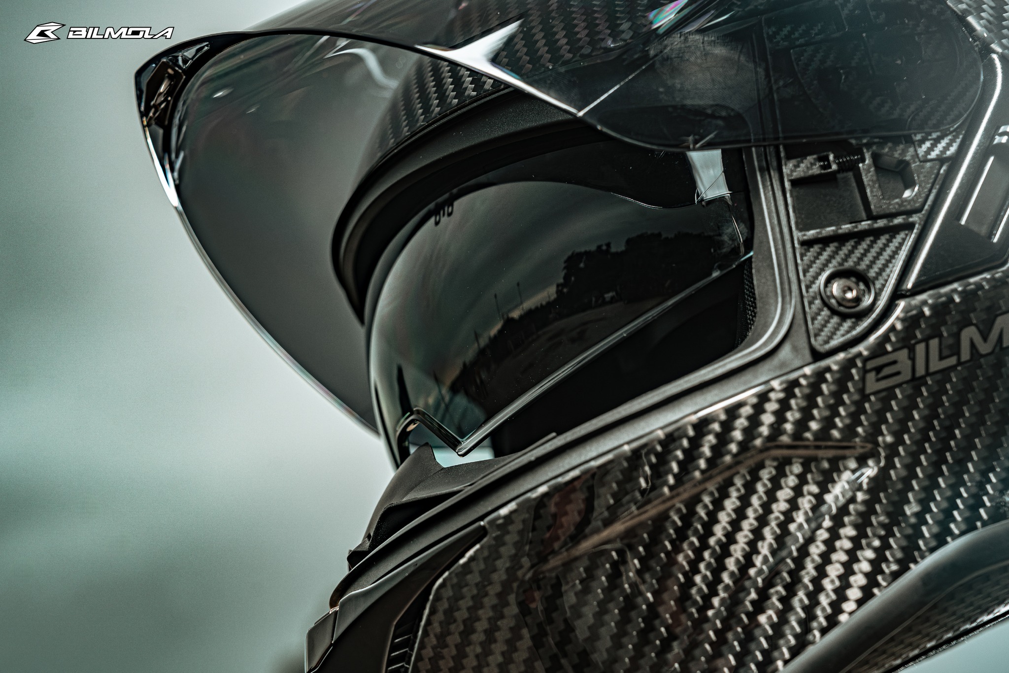 หมวกกันน็อค BILMOLA VERO 6K CARBON พร้อมของแถมสุดพรีเมียม Bilmola Helmet Bag และ Black Visor แว่นสองชั้น