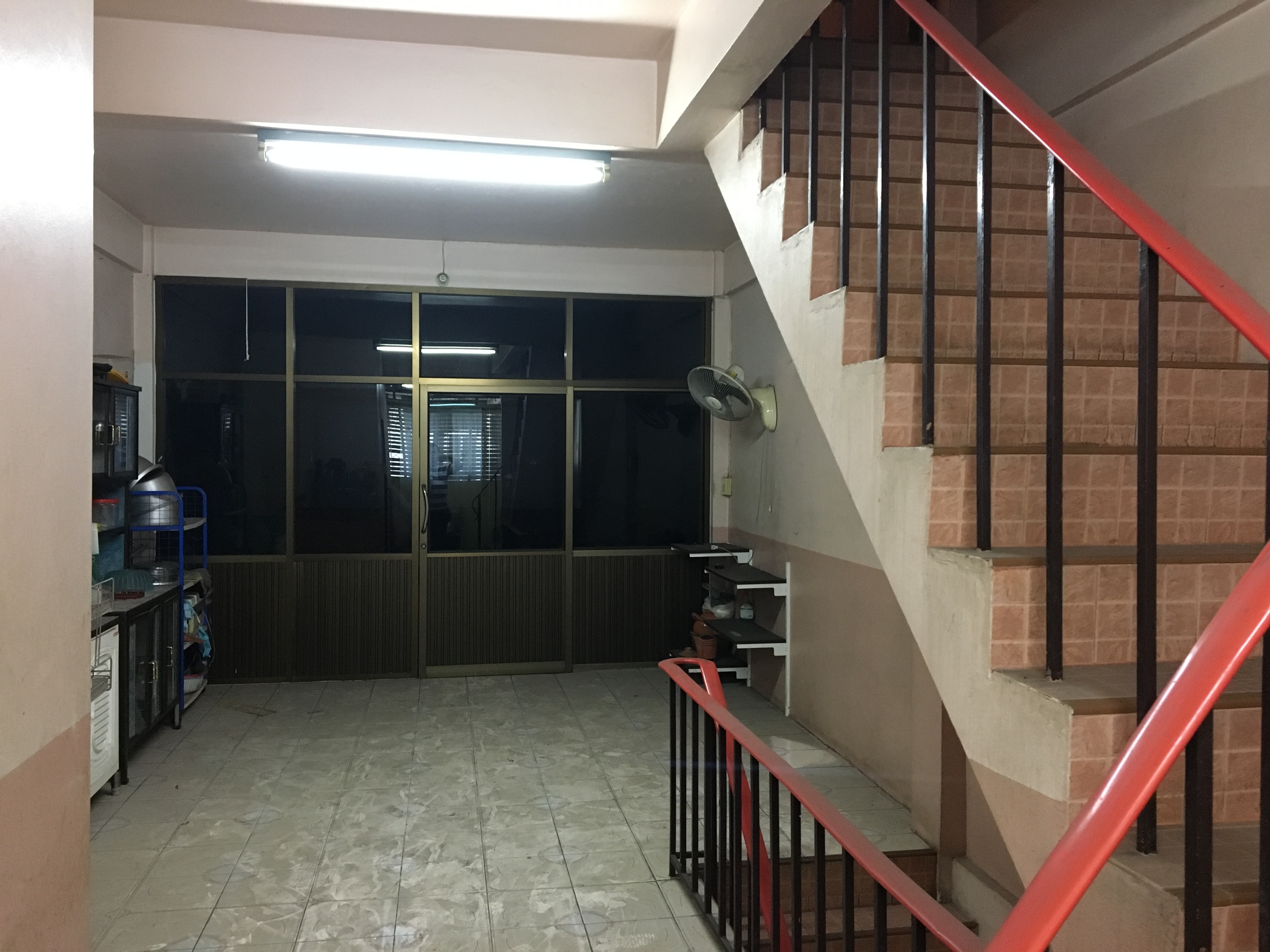 ขาย อาคารพาณิขย์ บางใหญ่ซิตี้ 18.ตรว 3ชั้น 2นอน 2น้ำ 1ห้องรับแขก 1ห้องครัว มีระเบียบ และชั้นลอย ใกล้สถานีรถไฟฟ้าสายสีม่วง สถานี้ตลาดบางใหญ่ เพียง 200เมตร ใกล้ เซ็นทรัลพลาซา เวสต์เกต CentralPlaza WestGate บิ๊กซี BigC อีเกีย IKEA ตลาดสดบางใหญ่