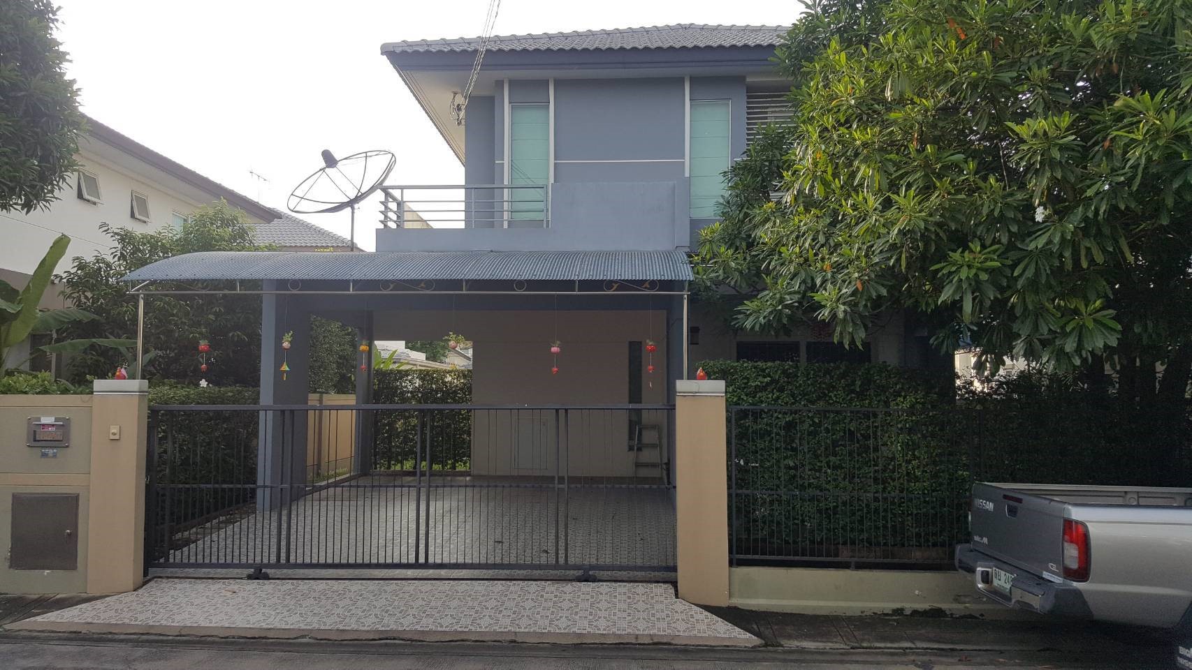 หมู่บ้านพฤกษ์ลดา345 เนื้อที่ 50.2 ตร.ว. 2 ชั้น 3 นอน 2 น้ำ 1 ครัว 1 พักผ่อน สไตล์โมเดิร์น ถนน345 ถนนราชพฤกษ์ ต.บางตะไนย์ อ.ปากเกร็ด จ.นนทบุรี
