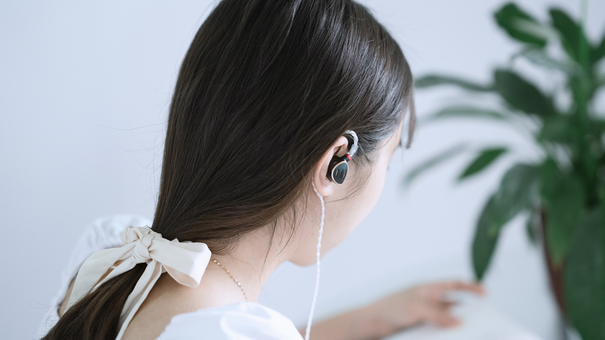 ขาย FiiO FH5S หูฟัง 4 ไดรเวอร์ 2DD+2BA ประกันศูนย์ไทย
