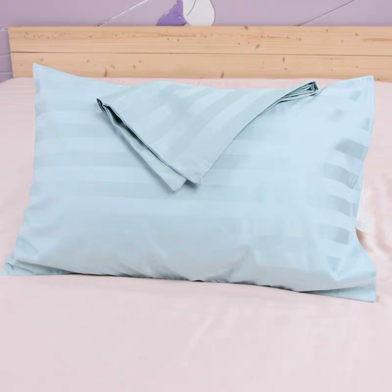 หมอน หมอนหนุนหัว ขนาด 19*29 นิ้ว สีพื้นลายริ้ว คละสี หนัก 600 กรัม ใบละ 70 บ. ขั้นต่ำ 25 ใบ