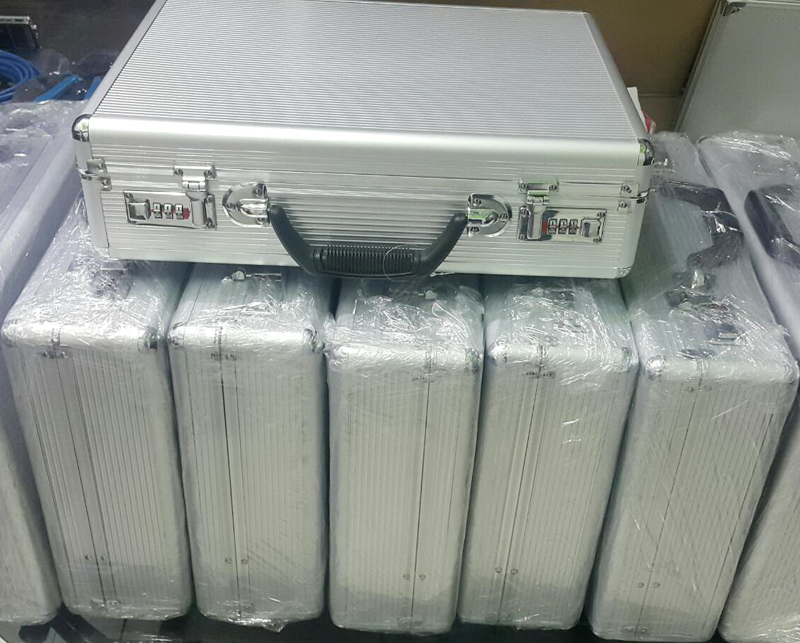 กล่องกระเป๋าอลูมิเนียม 32x42x12