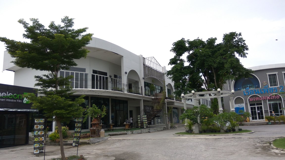 0295 สำนักงานให้เช่า 40-180 ตรม. Panini Plaza ติดถ. ลาดกระบัง ใกล้สนามบินสุวรรณภูมิ