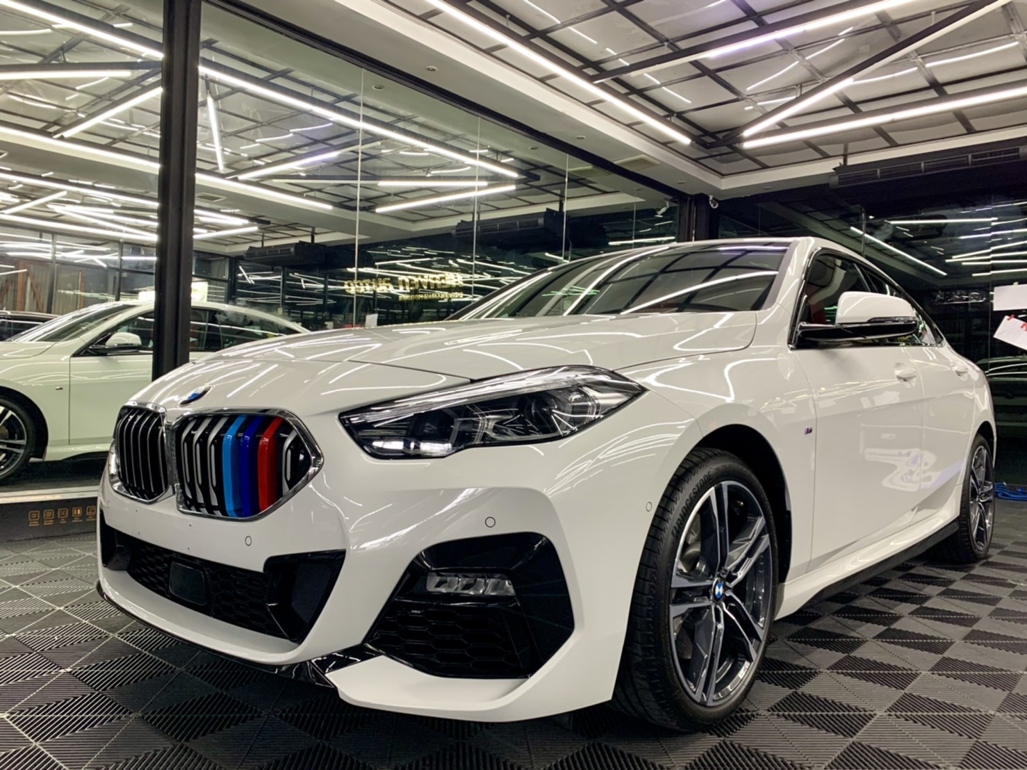 แถบสีพลาสติก M ติดกระจังหน้า BMW 2series Gran Coupe F44