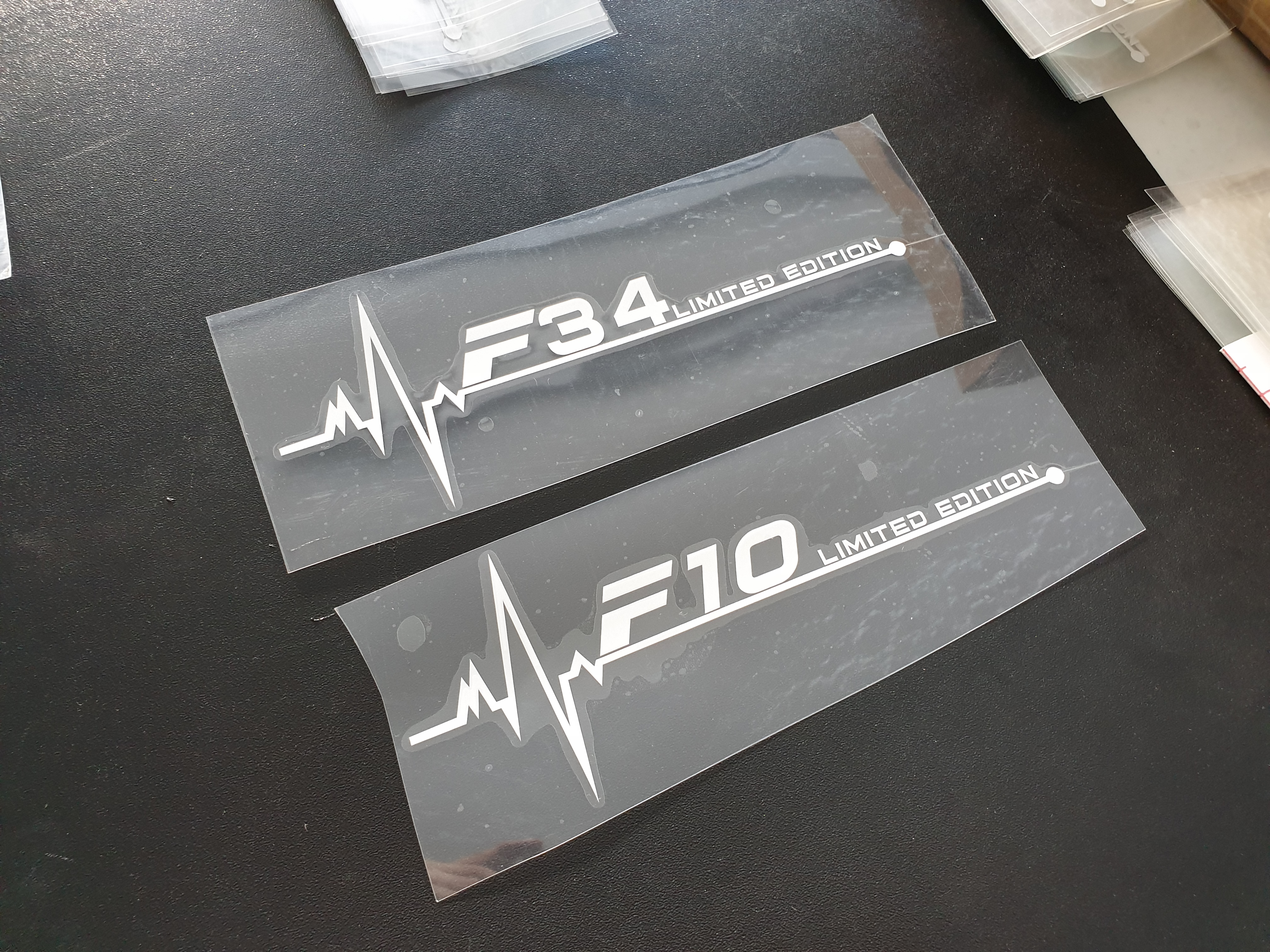 สติ๊กเกอร์ "รหัสรุ่นรถ Limited Edition" ติดกระจก มีหลายรุ่น