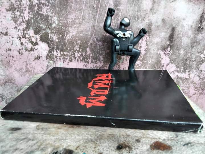 คู่มือฐานข้อมูลพืชพิษ พืชบางชนิดอาจมีพิษร้ายต่อชีวิตเพราะความรู้เท่าไม่ถึงการณ์ หนังสือสำคัญประจำบ้าน