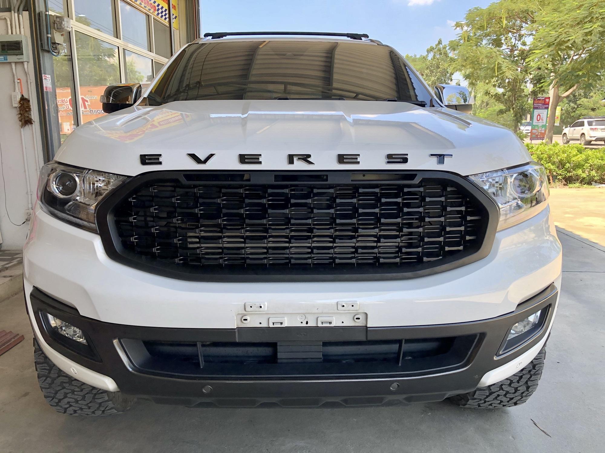 กระจังทรงมัสแตง Foro Everest 2.0 2019-2021 สีดำด้าน