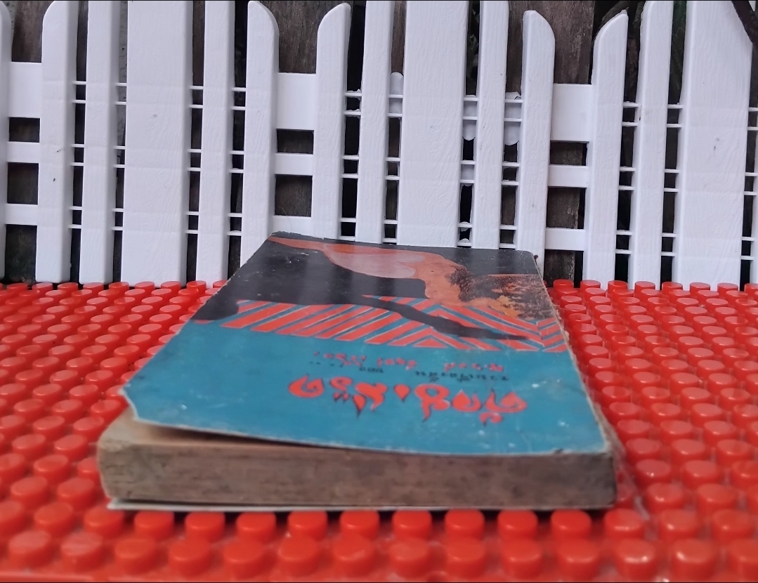 ด้วยเลือด รวมเรื่องสั้น 14 เรื่อง ของ ณรงค์ จันทร์เรือง หรือ ใบหนาด มีลายเซ็นของผู้เขียน สะสม