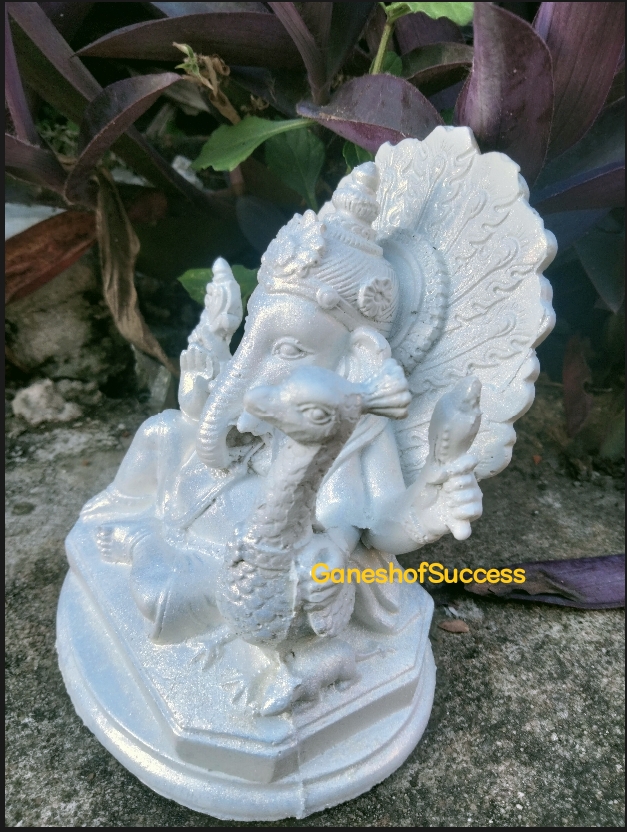 พระพิฆเนศประทับคู่นกยูง สีขาวล้วน เสริมความสำเร็จด้านความรัก สำเนา