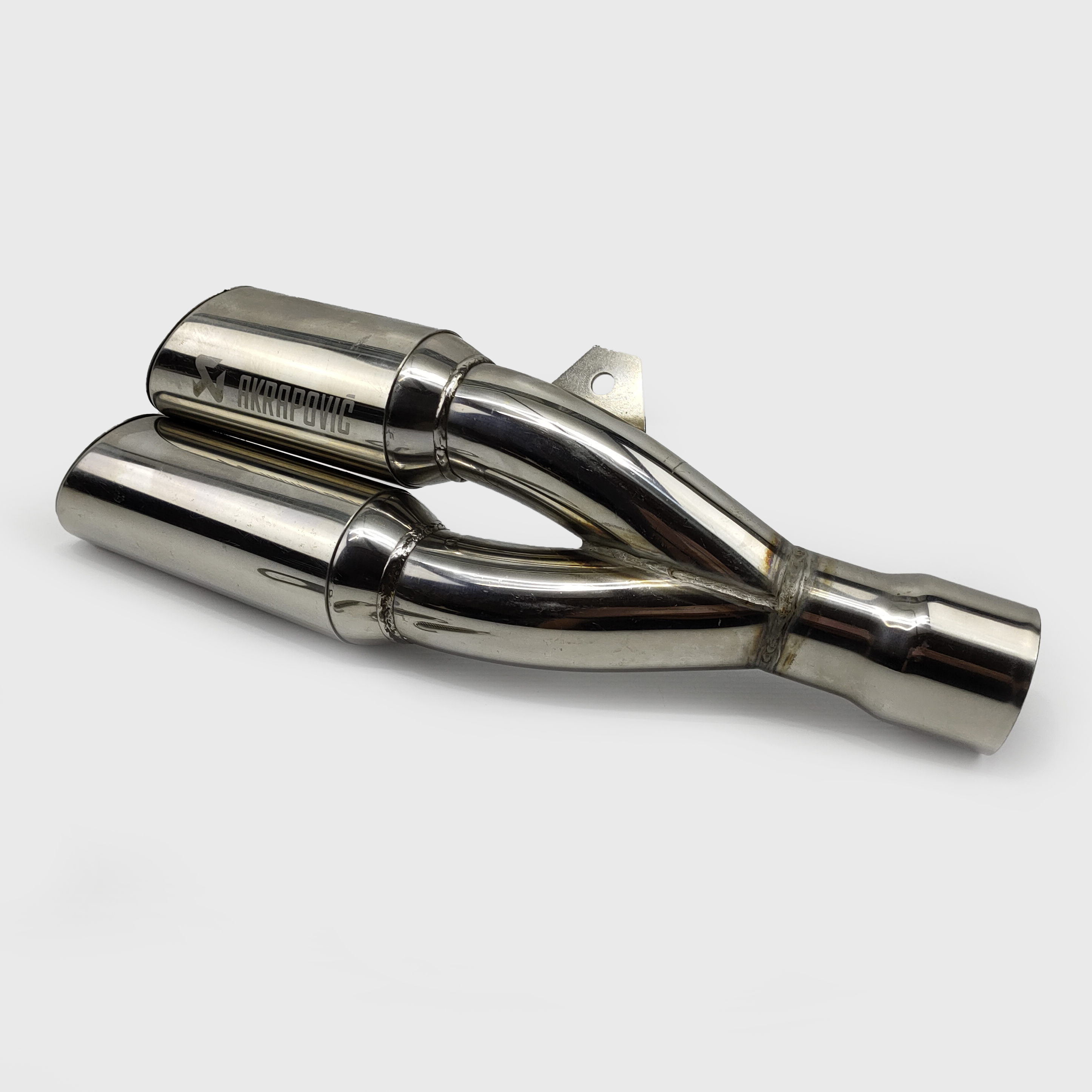 ปลายท่อสูตร ปลายท่อแต่ง Akrapovic สวมคอ 2 นิ้ว ยาว15 นิ้ว ปลาย2รู