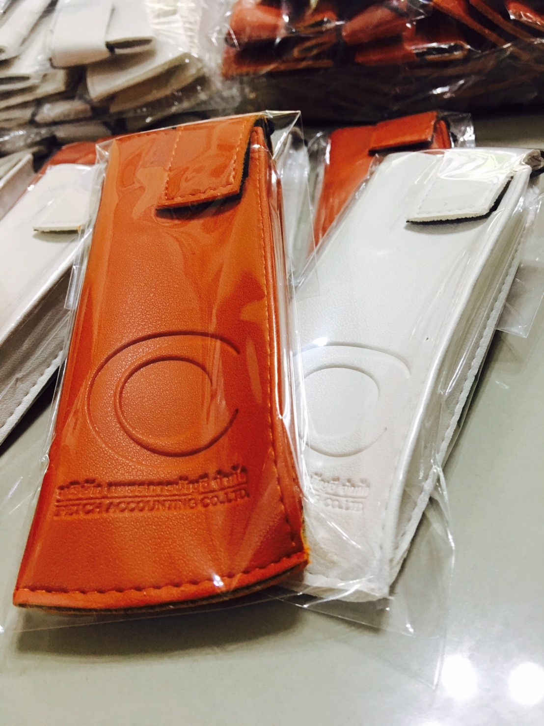 ราคาพิเศษ! ลดกระจุย! Protect your glasses ที่ใส่แว่นตา หนังเทียมพรีเมี่ยมเกรด ของพรีเมี่ยม ของที่ระลึก ของขวัญ