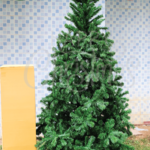 ต้นคริสต์มาส 8 ft. (2.43 m.) สีเขียว