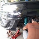 บิลเงิน usa + สปริง Dobinsons C59-136 หลัง MX6 ใส่ Revo Prerunner Trd Sport