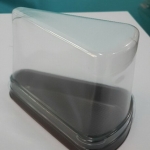 กล่องพลาสติกครอบเค้กสามเหลี่ยมสูง